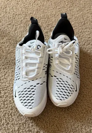 Nike Air Max Women’s 270 thumbnail 1