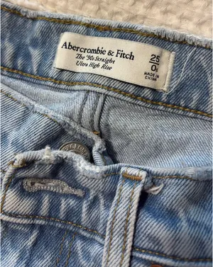 Abercrombie High-Rise Jeans 90s Straight thumbnail 3