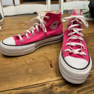Hot Pink Converse Platform High-Top thumbnail 1