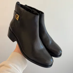 NWOT Cole Haan Holis Buckle Bootie‎ in Black Size 8B thumbnail 3