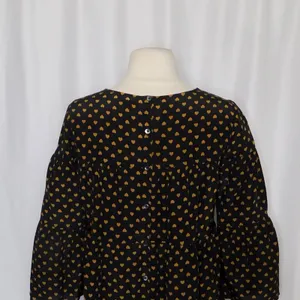 MADEWELL Silk Black Gold Heart Flip Button Back Tiered Top Blouse X-Small thumbnail 10