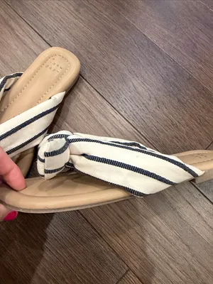 A New Day Striped Bow Slide Sandals in Beige and Navy Size 8 - C72-098 thumbnail 5