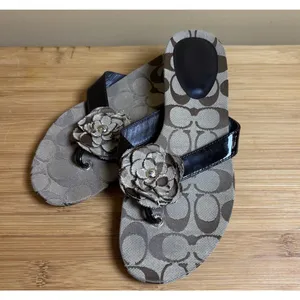 Women's Signature Coach‎ Slip On Sandals 7B Brown Patent Leather Strap- Flower thumbnail 3
