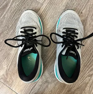Running Shoes thumbnail 2