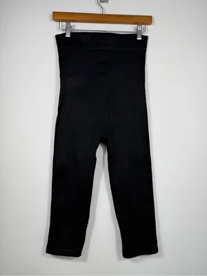 Blanqi Everyday Maternity Shaping Capri Leggings Black Size Medium thumbnail 3