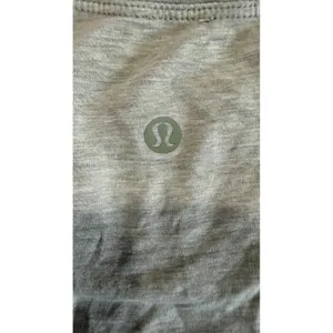 Lululemon Cates Tee Heathered Olive Green Cropped Boxy T-Shirt Womens Size 6 thumbnail 5