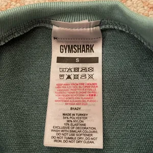 Gymshark green cropped long sleeve workout cinch back top women’s size small thumbnail 5