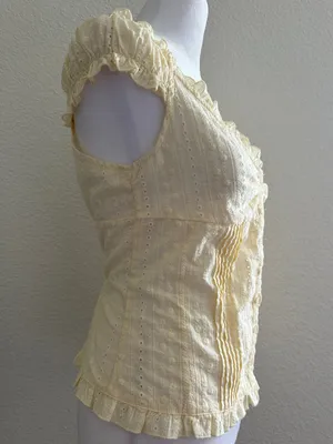 BRANDY MELVILLE Elena Top Floral Eyelet in Butter Yellow Sz. Small thumbnail 6