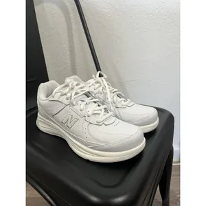 New Balance 577v1 White Sneakers Size 6.5 thumbnail 3