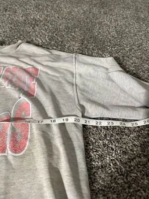 Women’s Vintage Grey And Pink WSU Cougars Crewneck Size Large thumbnail 2