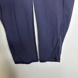 Women's Lululemon Size 6‎ Lean In Crop Midnight Navy Leggings High Rise thumbnail 2