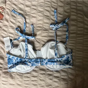 NWT Abercrombie Swim Suit L Top XL Bottom thumbnail 2