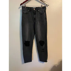 Boheme Harold Distressed Mom Jeans NWT Sz. 27 thumbnail 3