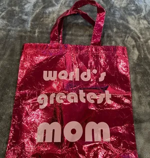 World's Greatest Mom Pink Tote Bag thumbnail 1