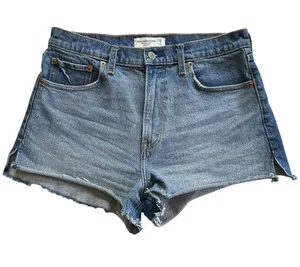Abercrombie & Fitch The Mom Short High Rise Raw Hem light medium wash size 29 thumbnail 1