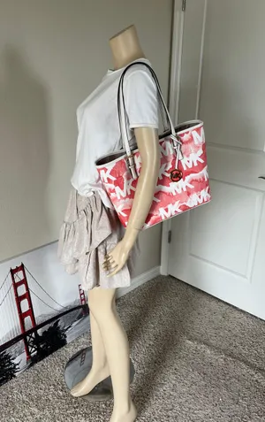 Michael Kors Purse thumbnail 8
