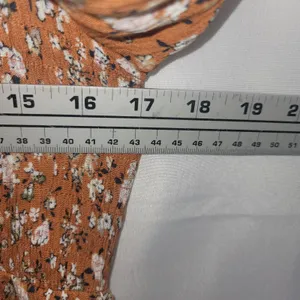 JODIFL Boho Smocked Floral Babydoll Tunic Blouse Orange Rust Ditsy Print Puff L thumbnail 3