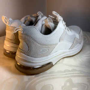Skechers White and Light Gray Mesh Suede Lace-Up Sneakers size 8 thumbnail 6