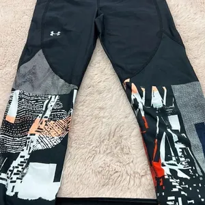 Under Armour size small black abstract print leggings thumbnail 2