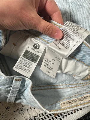 Levi’s Light Wash Distressed Women’s Denim Shorts‎ thumbnail 3