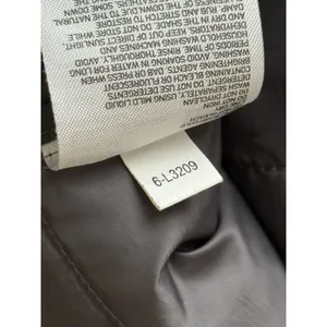 Uniqlo Down Puffer Jacket Women's‎ Size Medium Gray Packable Lightweight thumbnail 4