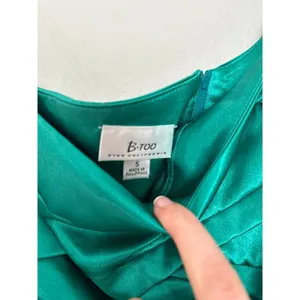 A. Byer Sz 5 S Green Satin Stretchy Cocktail Mini Dress Assymetric One Shoulder thumbnail 10