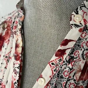 Abercrombie & Fitch Women's White Floral Pleated Front Button Up Blouse Size M thumbnail 2