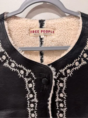 Free People‎ Sz Large Black Sherpa Travelers Reversible Leather Vest thumbnail 4