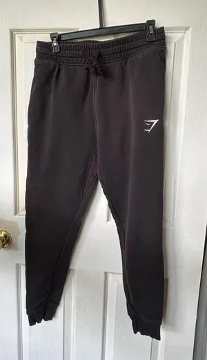 Gymshark Jogger Sweatpants Black - size small thumbnail 1
