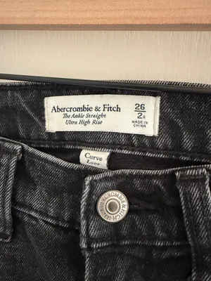 Abercrombie Ultra High-Rise Straight Jeans thumbnail 5