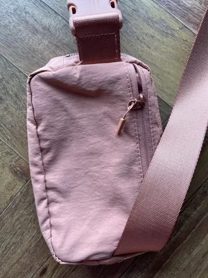 Lululemon belt bag thumbnail 4