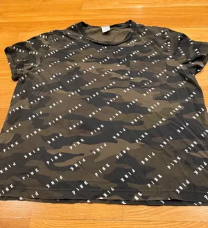 Pink Victoria’s Secret camo short sleeve shirt size xlarge . thumbnail 1