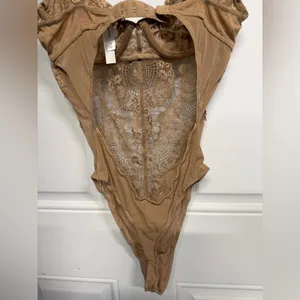 Babaton‎ Aritzia Beige Brown Lace Bodysuit Feminine Coquette Sheer thumbnail 5