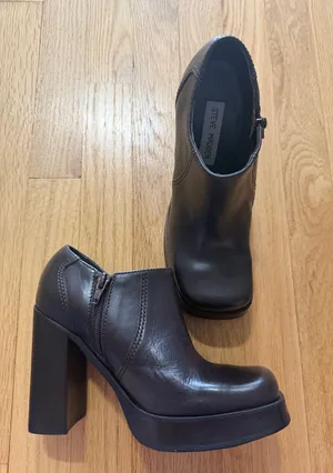 Steve Madden Brown Leather Chunky Square Toe Heeled Booties Sz 6.5 thumbnail 1