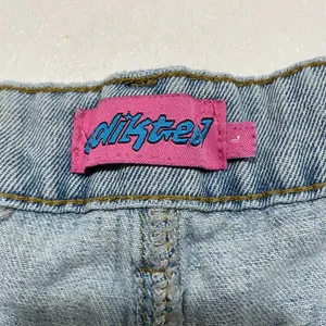 Edikted Size L Light Wash Denim Shorts Pink Bow Y2K Coquette Cutoff thumbnail 5