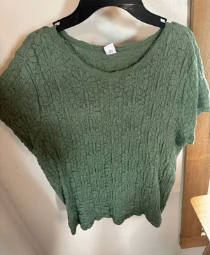 Green old navy tee thumbnail 1