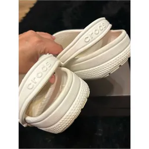 CROCS white clogs mules sandals shoes women’s 9 / mens 7 Preowned thumbnail 4