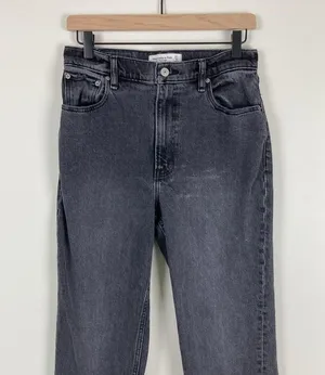 Abercrombie 90s Straight High Rise Jeans Vent Hem Black Denim Women's Size 27 4 thumbnail 4