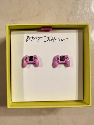 BETSEY JOHNSON Pink Game Controller Stud Earrings Gamer Girl Rhinestone Gift Box thumbnail 2