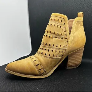Mi‎ iM Boots Pre-owned, Lazer cut, leather uppers, boho vibe booties 7.5 thumbnail 2