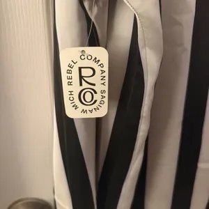 NWT Medium Promesa Black and White Striped Button Down Blouses Top thumbnail 4
