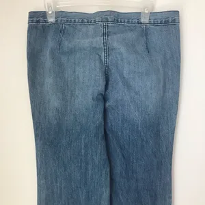 BDG Bella Low-Rise Flare Jeans thumbnail 7