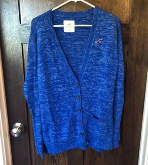 Hollister Women’s Oversized Cardigan Sweater Size medium thumbnail 1