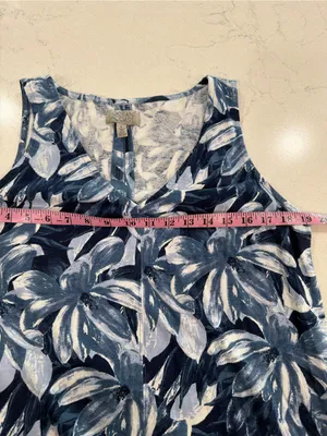 Sleeveless Navy and White Floral High-Low Dress thumbnail 7