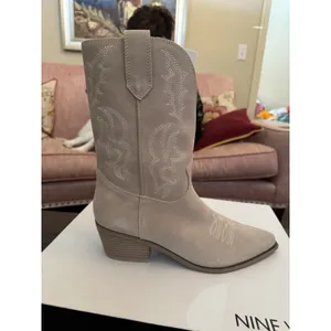 Nine West Women's Yodown Suede Western Boot Size 9.5 Cowgirl Cowboy Festival thumbnail 2