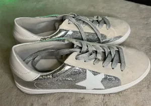Party Women's Silver Star Low Top Sneakers Size 8 Casual Athletic Shoes thumbnail 1