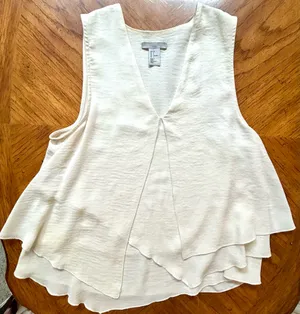 H&M Flowy Top White thumbnail 1