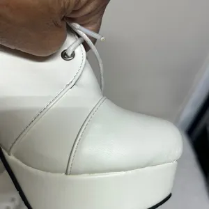 Stylish White Platform Ankle Boots Size 8 thumbnail 3