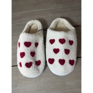 Cozy Red Heart Plush Slippers Size Women’s‎ 9 Faux Fur Sweetheart Sole Cozy Core thumbnail 5
