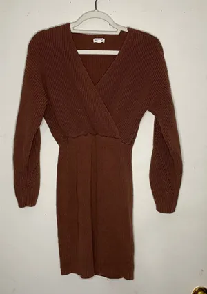 Brown knit wrap dress with long sleeves and V-neckline thumbnail 1